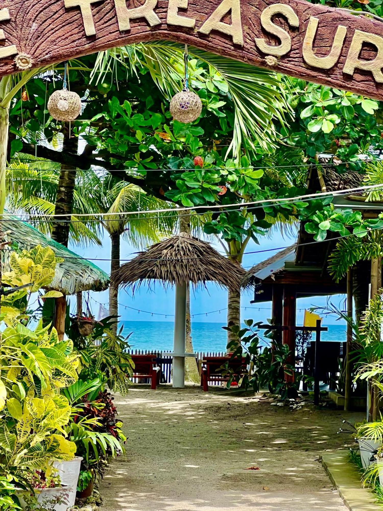 Treasure Beach Resort Carles 외부 사진